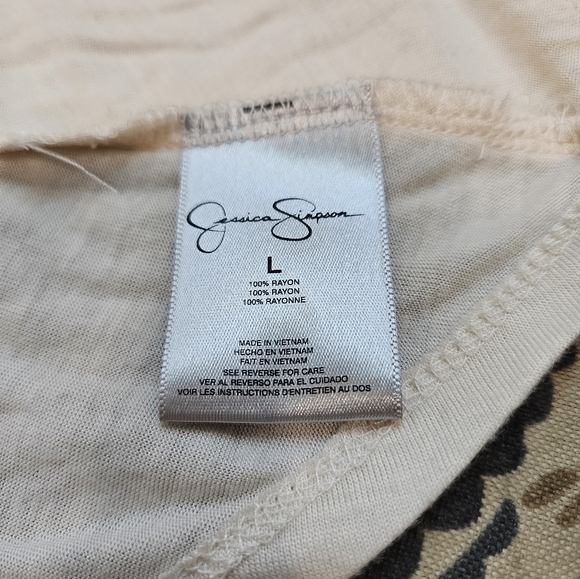 Jessica Simpson vest 😍 - Picture 4 of 7